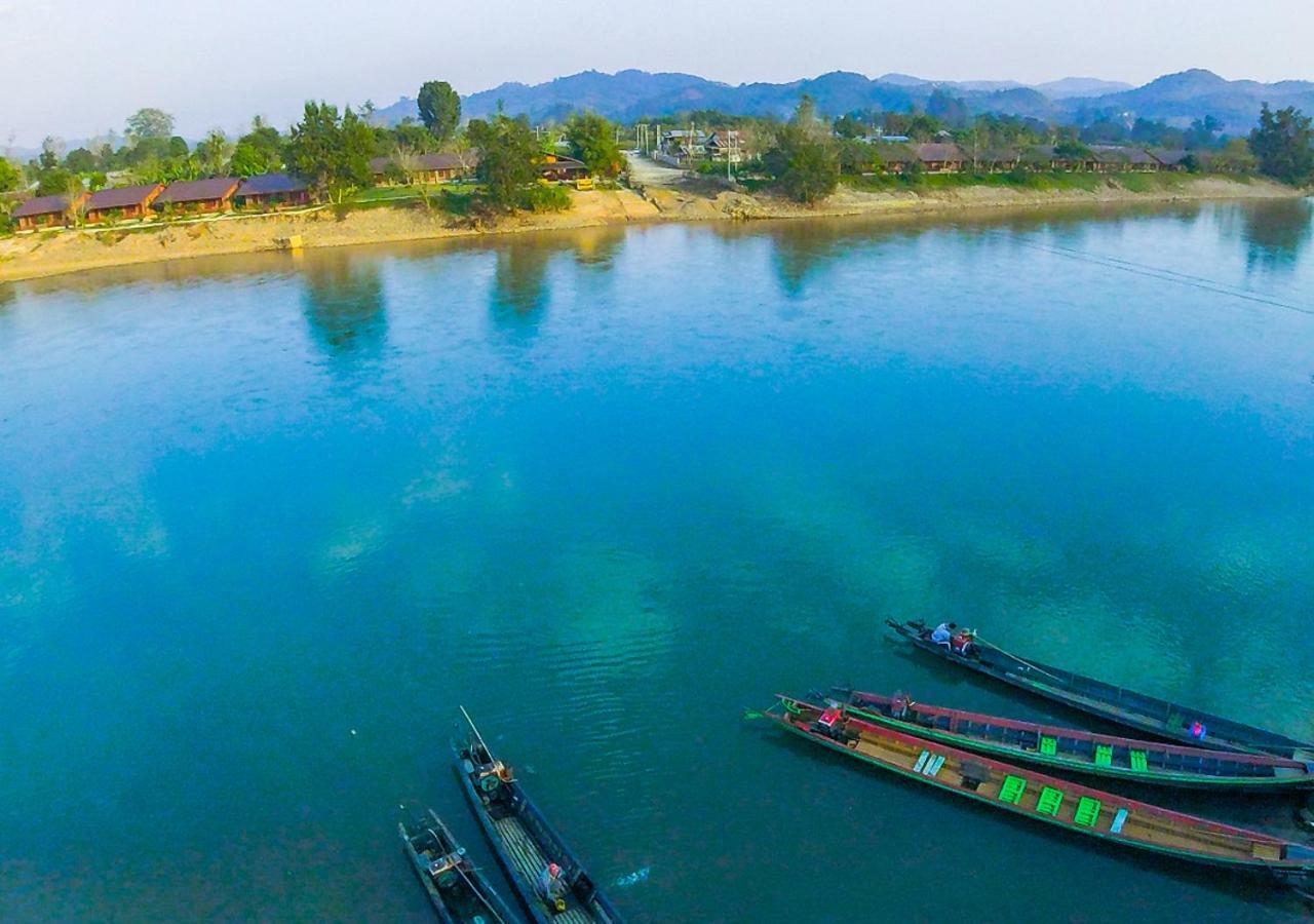 Riverside Hsipaw Resort Екстериор снимка