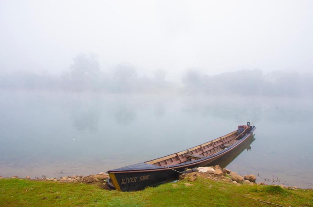 Riverside Hsipaw Resort Екстериор снимка